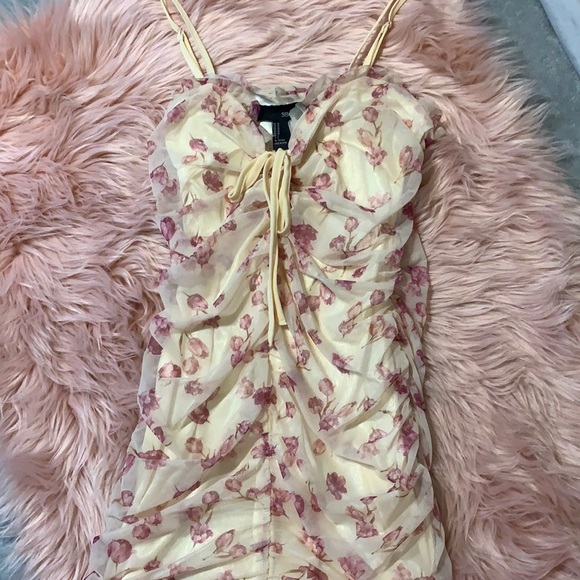 Women’s size M SBetro Dress NWOT - Picture 2 of 3